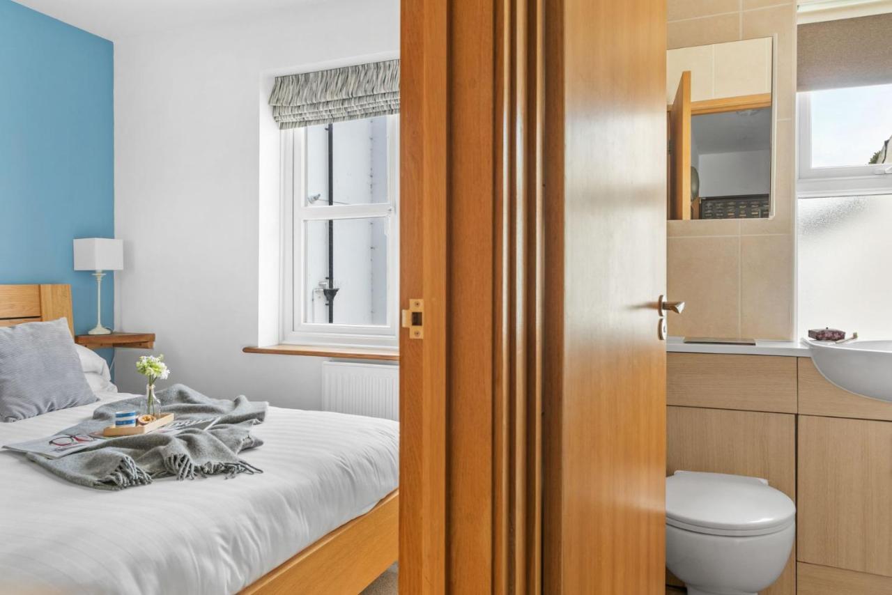 White Star, Holiday home *